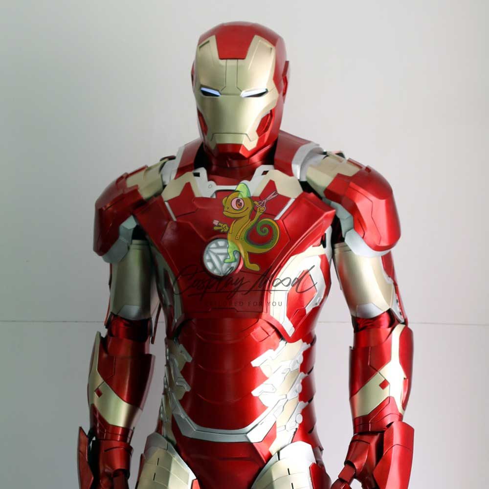 Armatura-cosplay-Iron-Man-con-logo